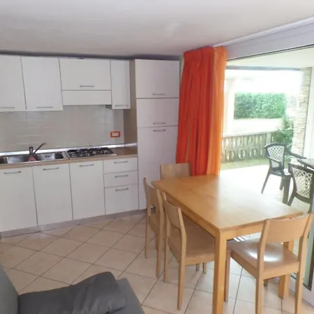 Seafront Flat With Covered Patio Apartment