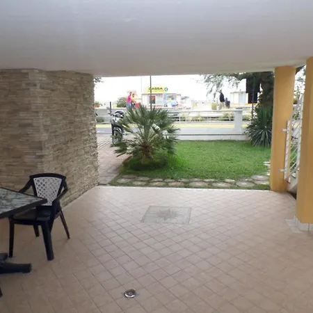 Διαμέρισμα Seafront Flat With Covered Patio